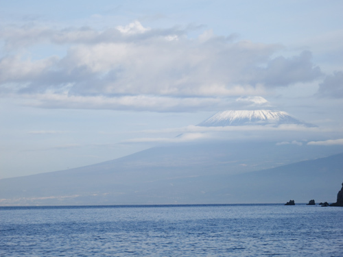 雲がかった富士山