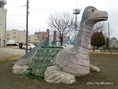 グリーンベルト（東雲町かいじゅう広場）にある恐竜像