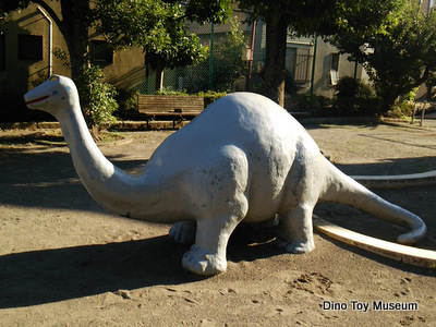 すわくぼ東児童遊園のブロントザウルス
