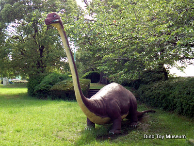 松伏町・田中第五公園の恐竜像