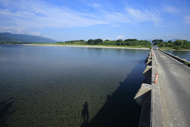川島潜水橋
