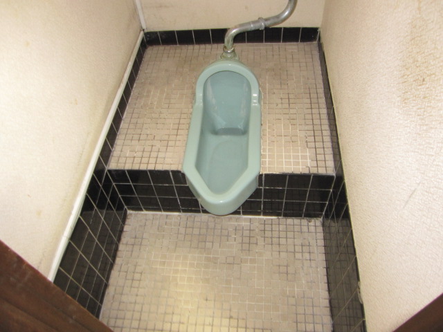 東京都世田谷区　空き店舗全体ハウスクリーニング　トイレ清掃　作業完了後　３