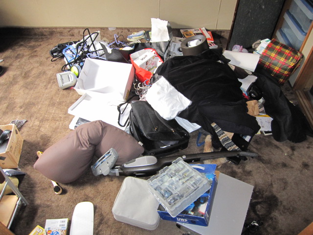 東京都府中市　賃貸物件アパート　ゴミ処分・不用品処分　作業前　３