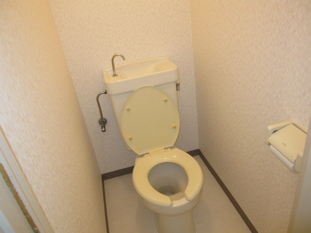 東京都府中市　賃貸物件原状回復１DKクロス張替え　トイレ　作業完了後　２