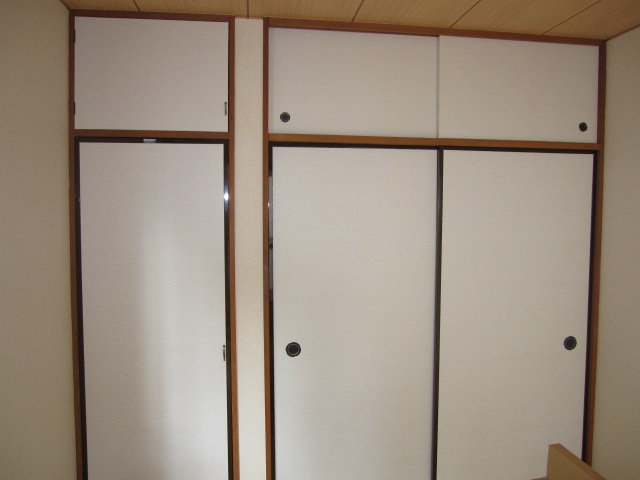 東京都府中市　空き室賃貸物件原状回復　和室襖張替え　作業完了後　１