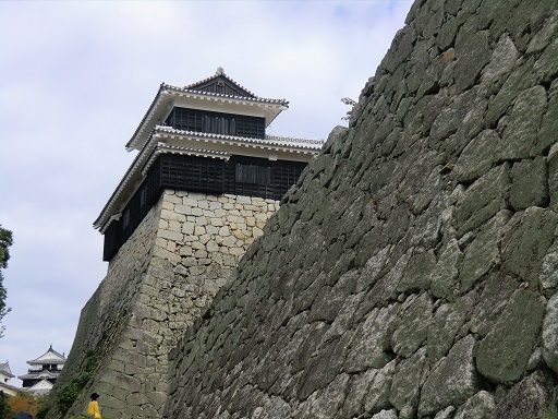 松山城石垣２リサイズ