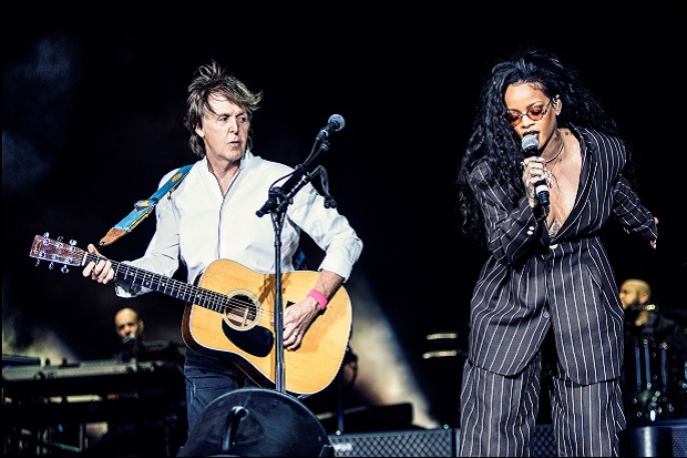 Paul McCartney & Rihanna - 2016.10.15 Desert Trip
